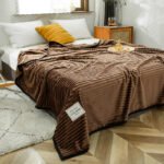 Magic Fleece Blanket Multifunctional Blanket Thickening Fleece Nap Air Conditioning Blanket - Image 4